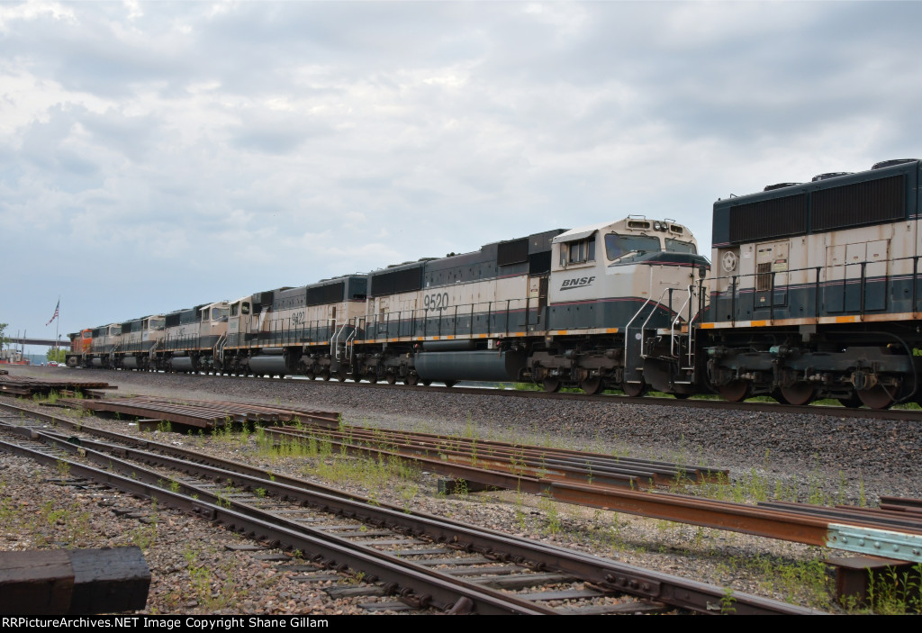 BNSF 9520 Roster shot.